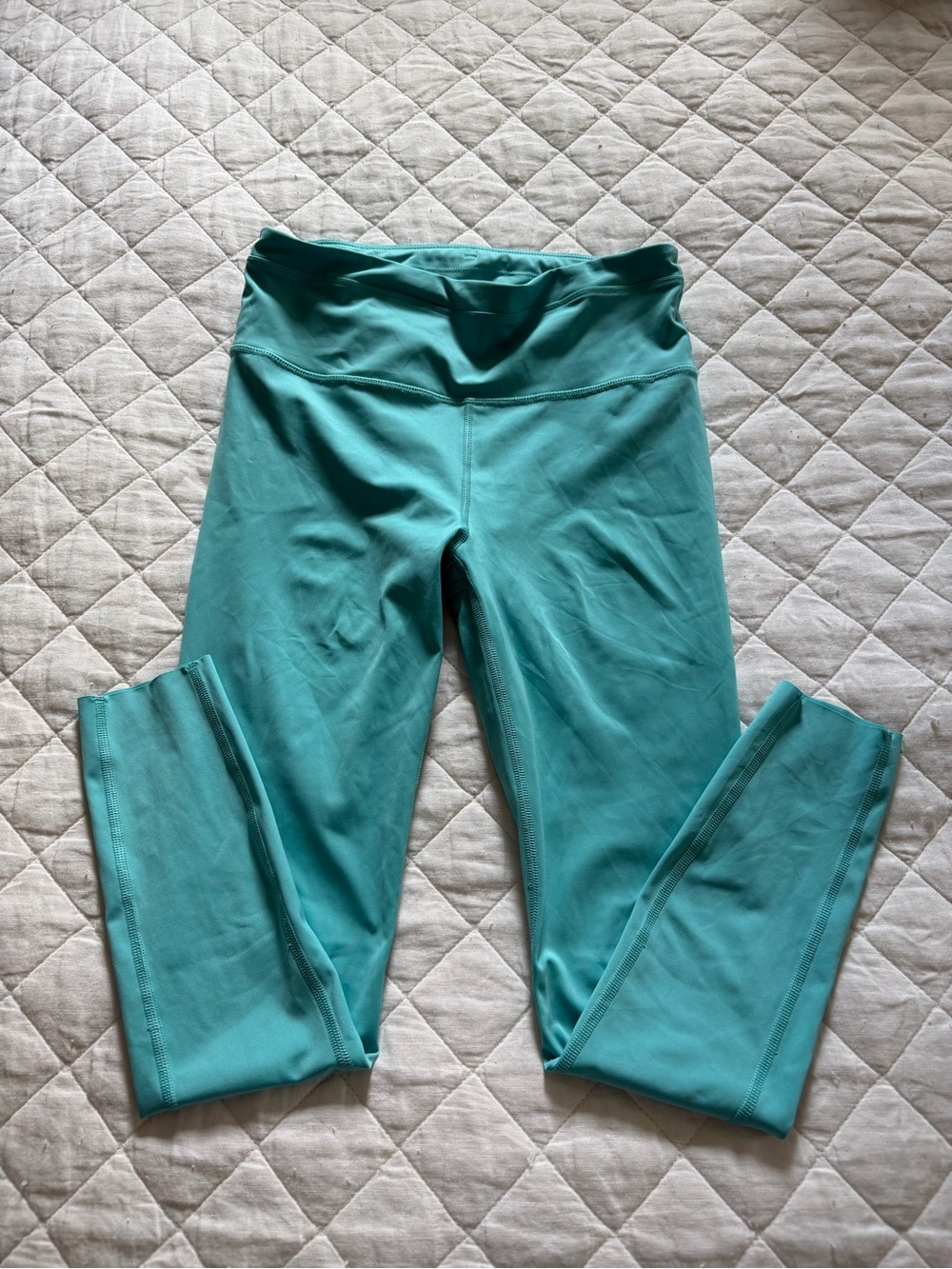 Athleta womens Turquoise Accelerate 7/8 length Active Leggings